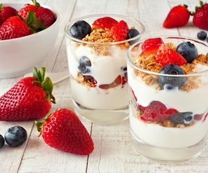 To śniadanie chroni przed nadwagą i chorobami przewlekłymi. Dietetyk wskazuje, co jeść