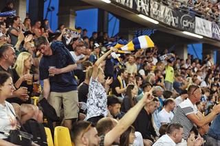 Żużel. Apator - Sparta: Tak kibice dopingowali podczas meczu 4. kolejki PGE Ekstraligi w Toruniu