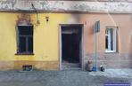 Policjanci uratowali ludzi z płonącego budynku w Ścinawie