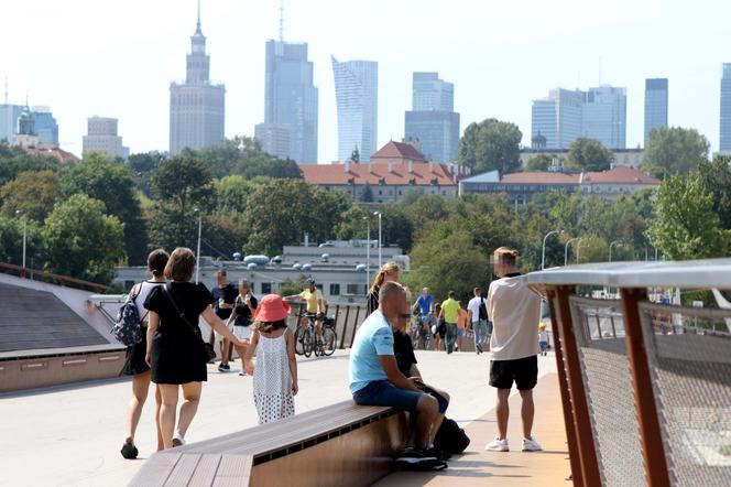 Kolejna fala upałów w stolicy. Mieszkańcy szukają ochłody, ale często robią to bezmyślnie