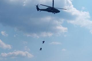 Akcja Wisła 2023 w Toruniu. Terroryści opanowali barkę z chemikaliami. Efektowne ćwiczenia