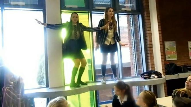 Zakończenie roku szkolnego 2014/2015: o której godzinie i czy trzeba przyjść ten One Last Time? [VIDEO]