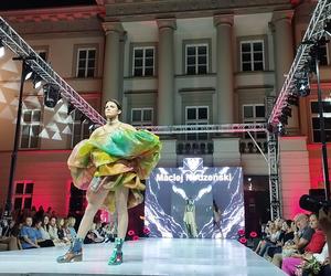 RADOM FASHION SHOW