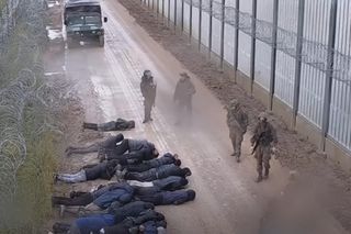Kamienie i kłody z gwoździami. Dramat na granicy