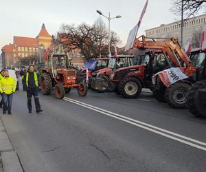 Protest rolników w Katowicach. Zablokowali centrum miasta