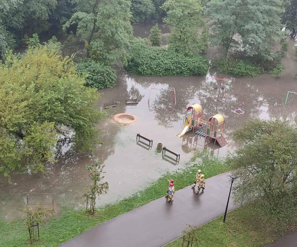 Śląsk pod wodą. Zalania, podtopienia i niemal 500 interwencji straży pożarnej w jeden weekend