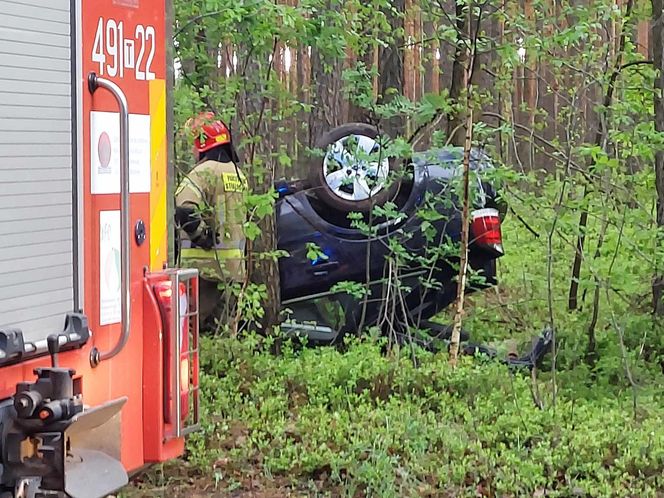 Dachowanie na drodze Wąchock - Mirzec