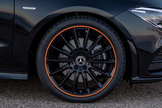 Mercedes-Benz CLA Coupe Edition Orange Art AMG Line