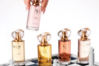 Perfumy znanej celebrytki już w Rossmannie. Ceny i zapachy jak marzenie. Aż nie wiadomo, który zapach wybrać 