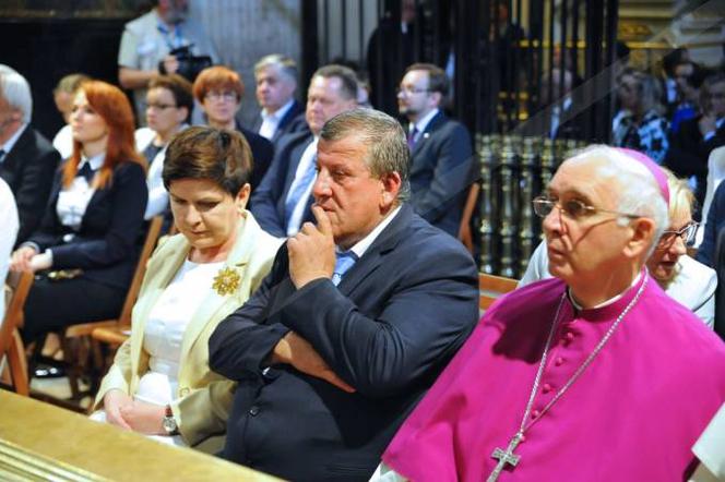 Syn Szydło, ks. Tymoteusz odprawił mszę. Na prymicji Kaczyński i Rydzyk 