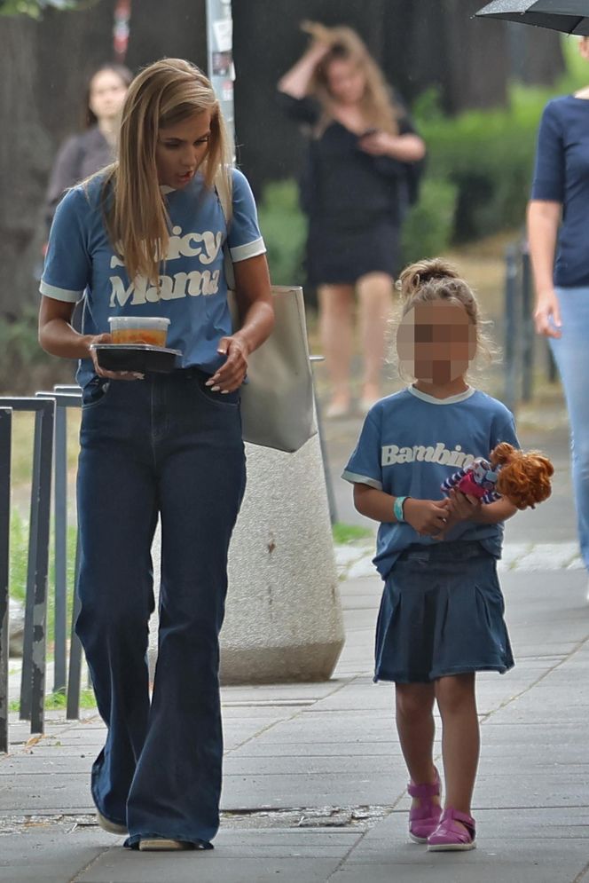 Agnieszka Kaczorowska. Tańcząca z córkami