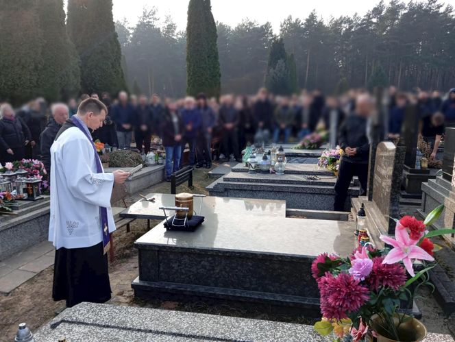 Pogrzeb Krzysztofa Kononowicza w Białymstoku. Fani pożegnali legendę internetu
