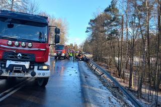 Wypadek na trasie Mrągowo - Piecki. Trzy osoby w szpitalu