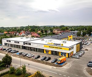Nowa era zakupów w Pyrzycach – nowoczesny park handlowy już działa!