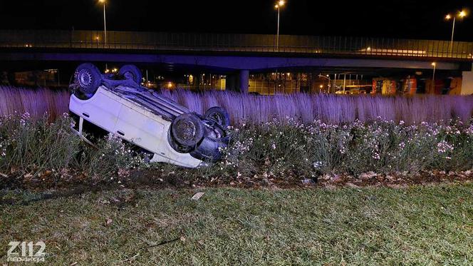 Zabrze: Pijany kierowca z Ukrainy dachował na rondzie Sybiraków. Miał ponad 2 promile!