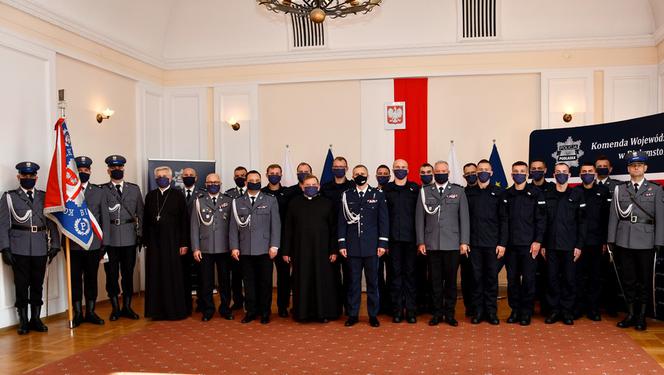Nowi policjanci w woj. podlaskim. Ślubowanie złożyło 12 policjantów