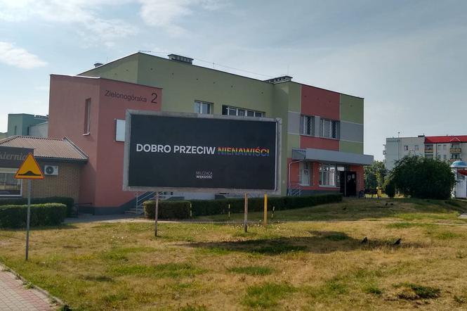 Banery antyLGBT w Białystok. Prezydent Truskolaski złożył zawiadomienie do prokuratury