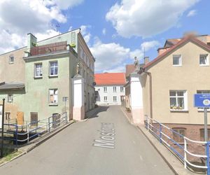 To miasto nazywane jest Małą Wenecją Północy. Można doliczyć się tu kilkunastu mostów