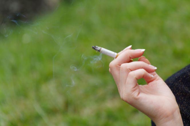 Dodatkowy urlop dla niepalących. Ponad połowa Polaków popiera taki benefit