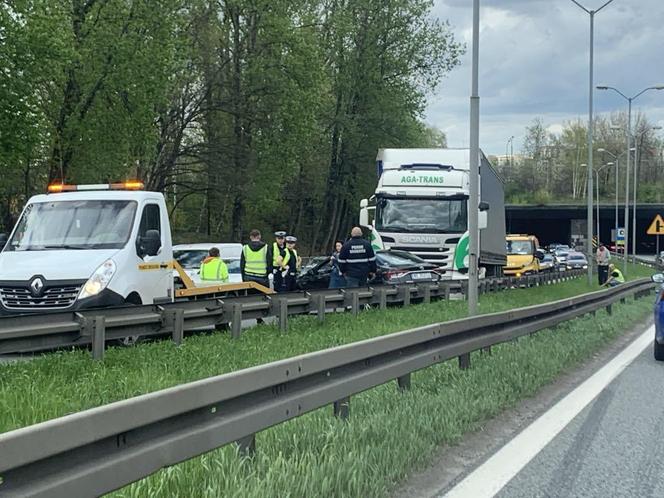 Zdarzenie drgoowe na DK86. Ogromne utrudnienia w stronę Tychów