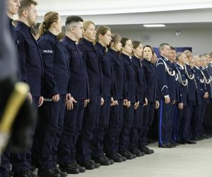 Nowi policjanci zasilą lubelski garnizon. 78 osób złożyło ślubowanie