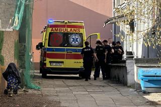 Tragedia na Woli. 15-miesięczne dziecko wypadło z okna. Zmarło mimo reanimacji