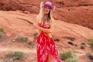 Kuszą świat wdziękami