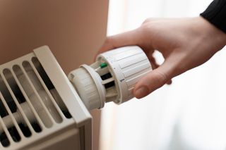 Kiedy włączą kaloryfery w Krakowie? Termin zależy od odbiorców