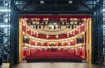 Scena główna Teatru Wielkiego im. Stanisława Moniuszki w Poznaniu po modernizacji