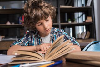 Pleśń w łazience a IQ dziecka. Jak skutecznie pozbyć się problemu?