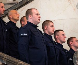 Nowi policjanci zasilili szeregi śląskiej policji! Wśród nich osiem policjantek