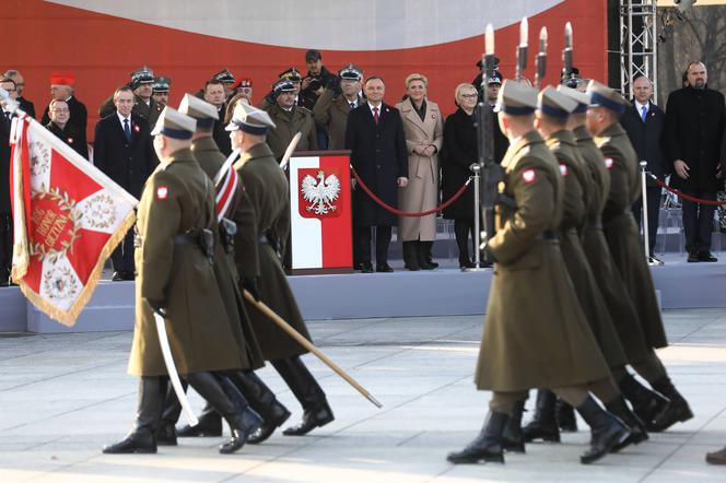 Święto Niepodległości. Oficjalne uroczystości przy grobie Nieznanego Żołnierza i defilada wojska