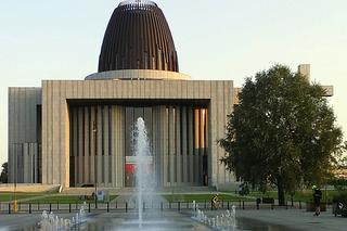 Wyglądają jak wyjęte z koszmaru! Zobacz najdziwniejsze budynki kościołów w Warszawie [TOP 10]