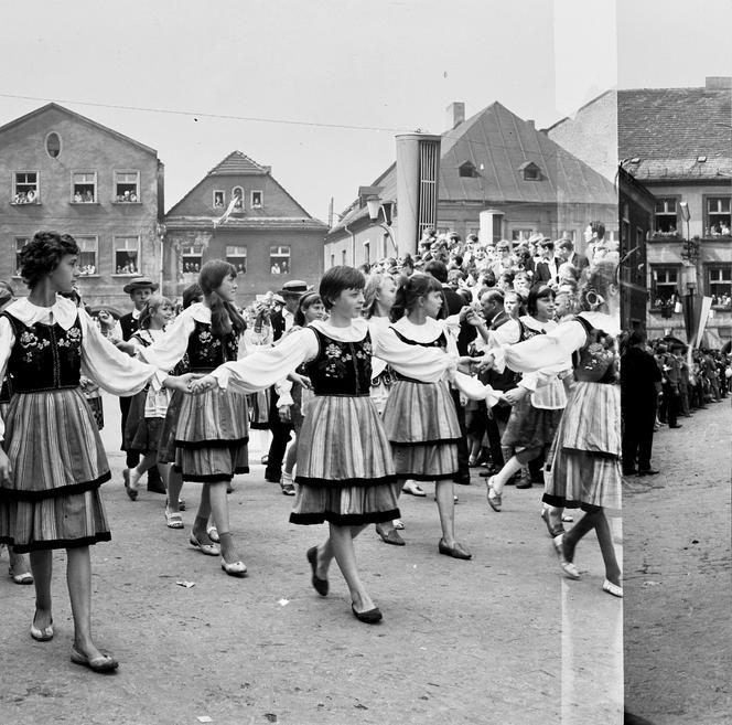 Pochód gwarkowski w latach 60. i 70.  Ale stroje! 