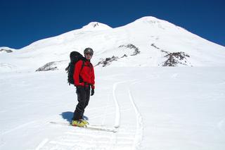Piotr Pogon podczas wyprawy narciarskiej na Elbrus