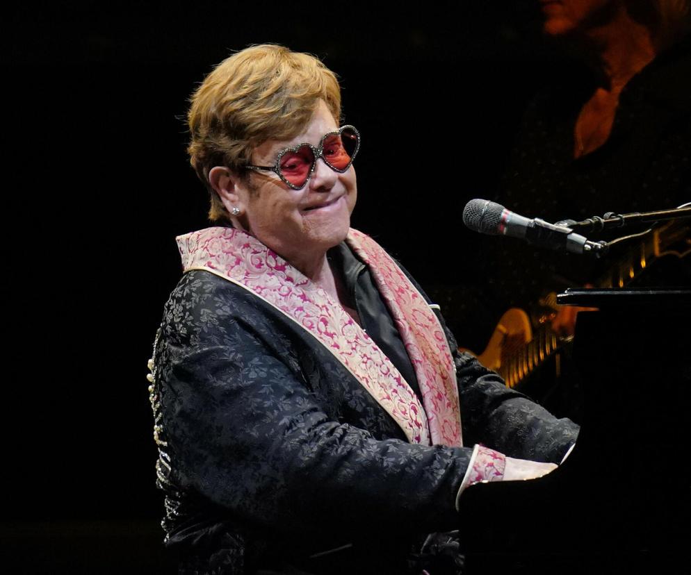Elton John sprzedał swoje pamiątki. W ramach aukcji udało się zebrać ponad 20 mln dolarów 