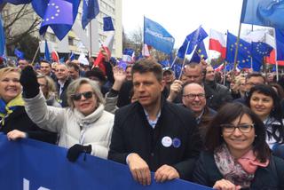 Gwiazdy i politycy na Marszu dla Europy. Kto się pojawił?