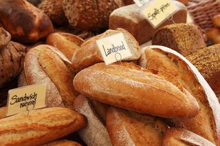 Koronawirus: Czy można się zarazić kupując i jedząc chleb ze sklepu? Jest komunikat GIS