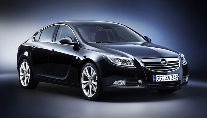 Opel Insignia hatchback, model 2011