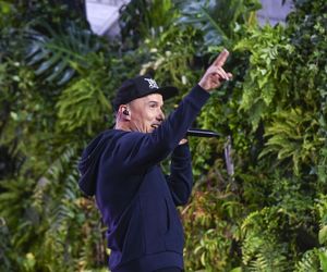 Tragiczna śmierć Magika poruszyła Polskę, a ale jego muzyka wciąż żyje. Teraz Paktofonika wystąpi w Opolu