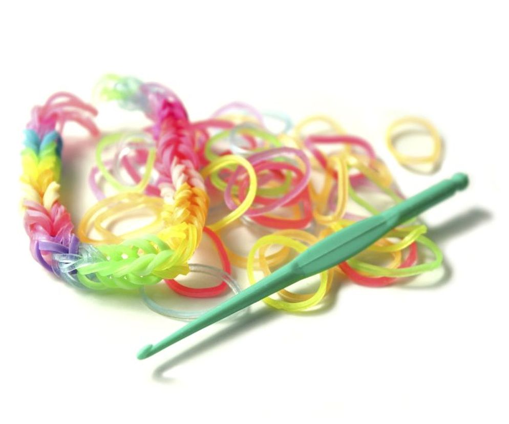 Gumki do splatania bransoletek , tzw.  loom bands , mogą być toksyczne, a co za tym idzie - szkodliwe dla zdrowia.