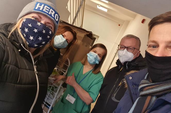 Niektórzy do szpitala trafiają z niczym. Radni z Kielc zbierają dary dla pacjentów