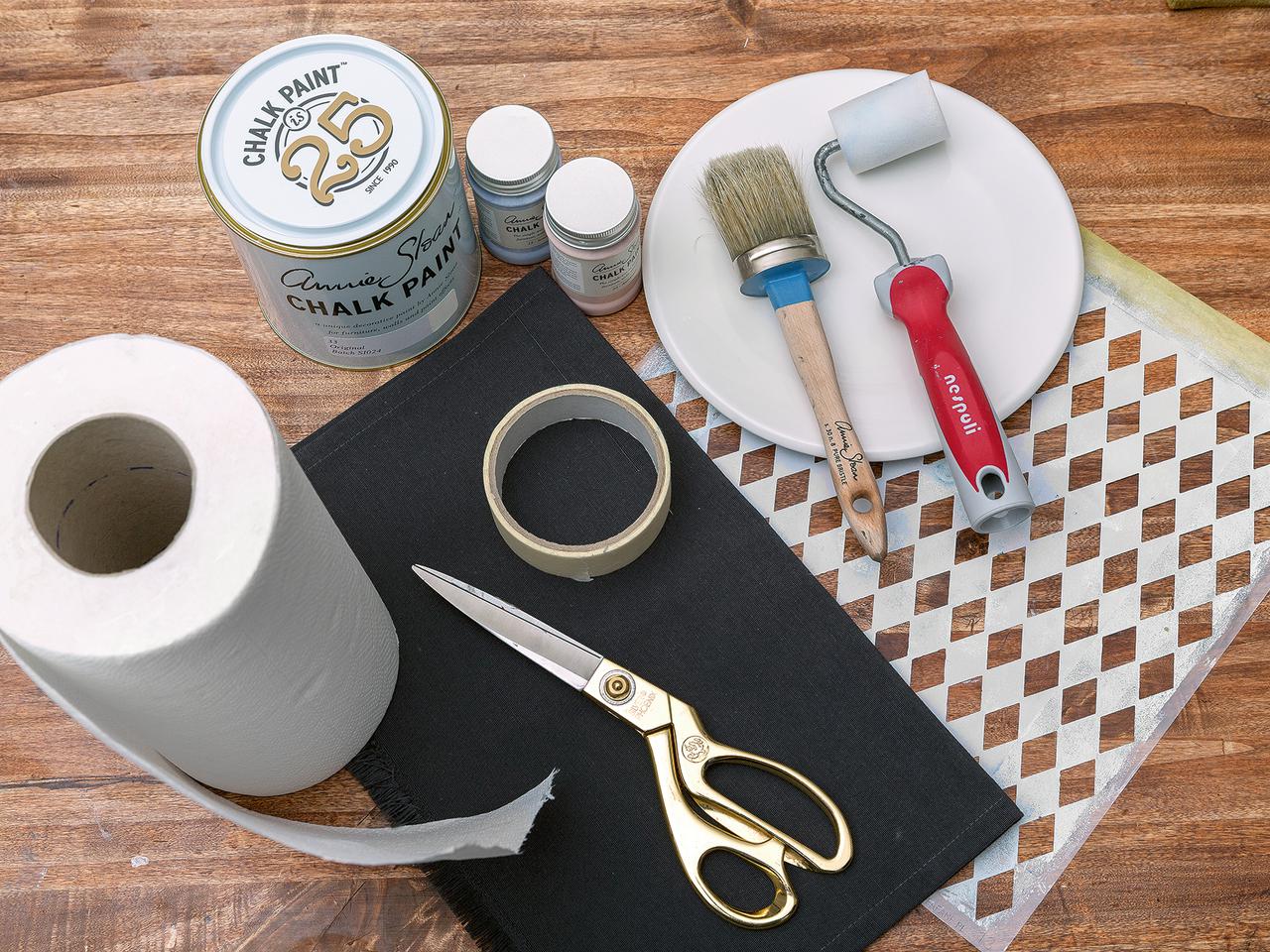 Jak ozdobić serwetkę wzorem z szablonu? DIY krok po kroku