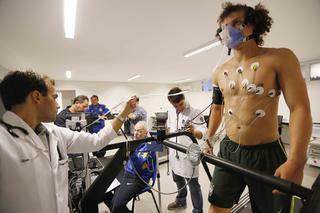 Brazylijscy piłkarza na badaniach przed MŚ 2014