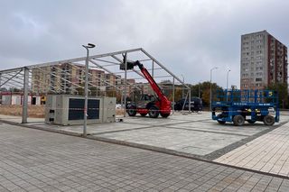 Budują lodowisko przy hali Netto Arena. Kiedy otwarcie?