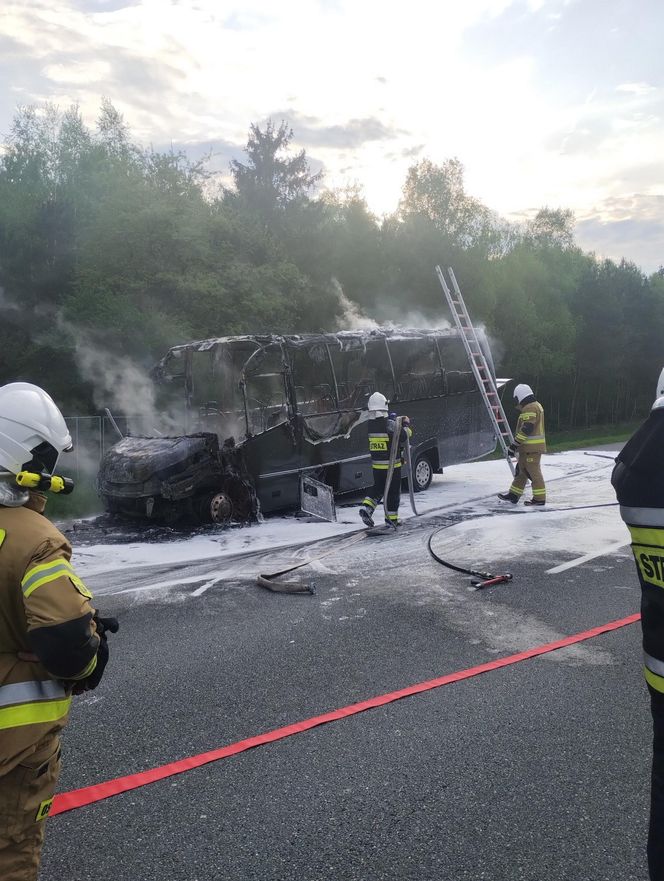 Autobus spłonął na A4. Dantejskie sceny na Opolszczyźnie