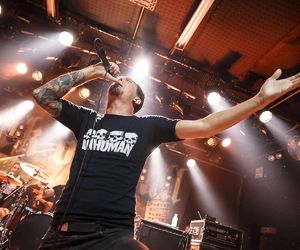 Wokalista Sick of It All przekazał tragiczne wieści. Muzyk zmaga się z nawrotem choroby