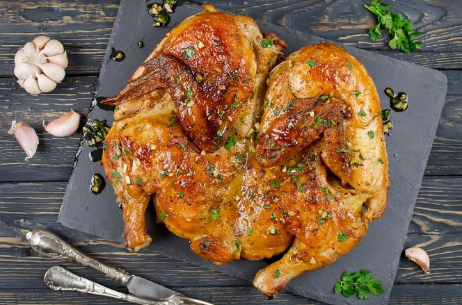 Soczysty i aromatyczny kurczak smażony na płasko: przepis na kurczę TABAKA