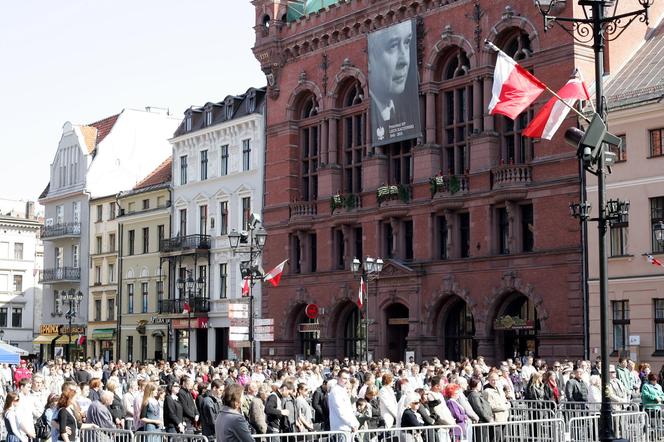 Rocznica pogrzebu Lecha i Marii Kaczyńskich na Wawelu