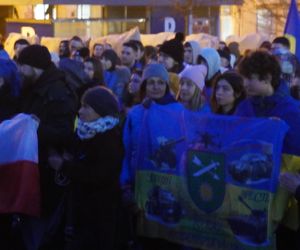 Manifestacja w trzecią rocznicę wybuchu wojny w Ukrainie